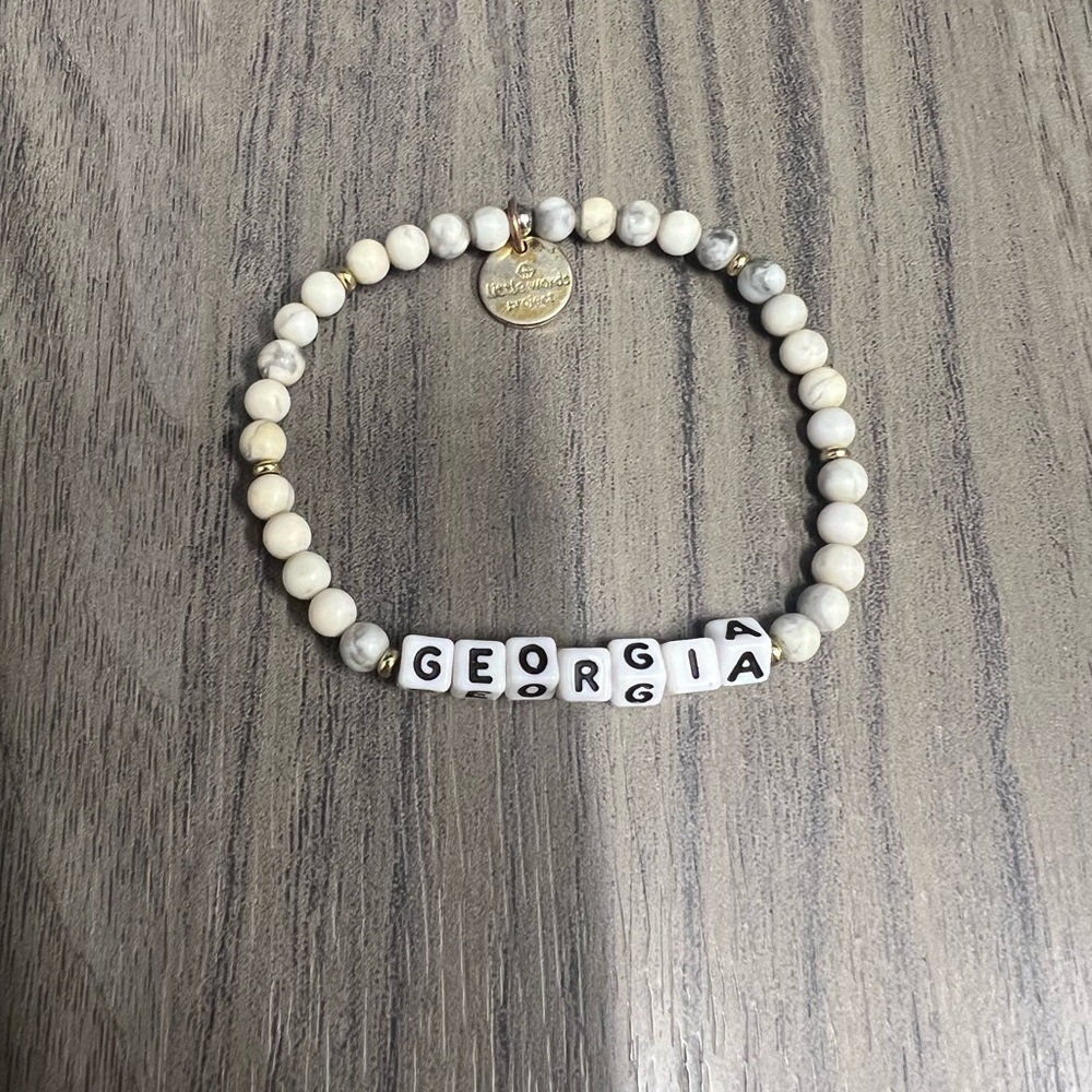 Elegant White Beaded Bracelet